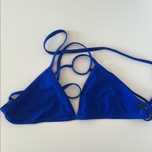 Jolyn Triangle Top L